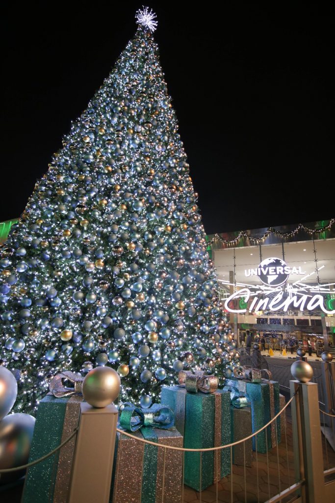 REVIEW: The 2019 Holidays Have Begun at Universal Studios Hollywood