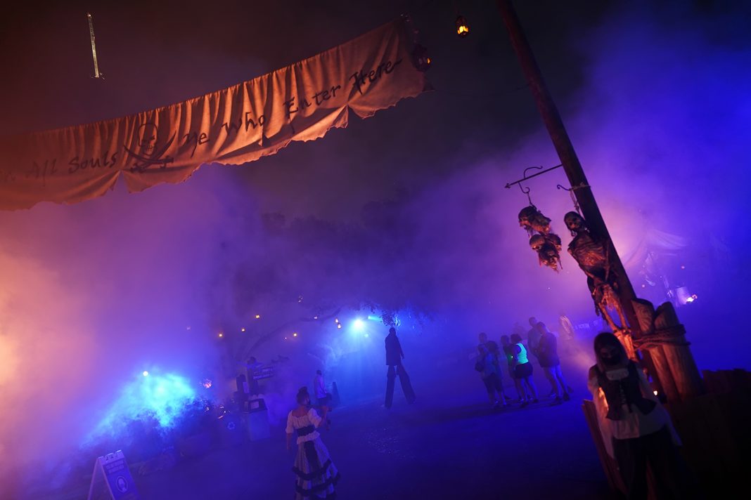 REVIEW: Howl-O-Scream 2021 At SeaWorld Orlando | Inside Universal